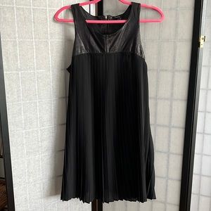 Mini dress, size med. by Montesquieu